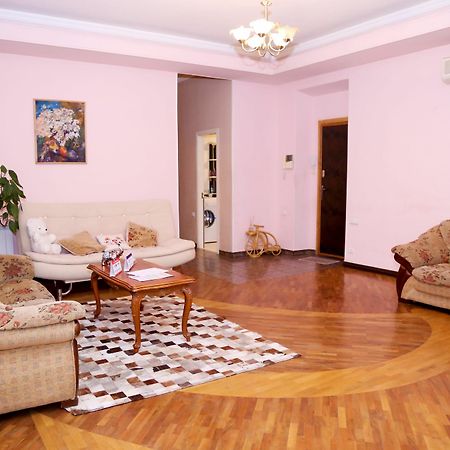 Apartment On 11 Amiryan Street Yerevan Ngoại thất bức ảnh