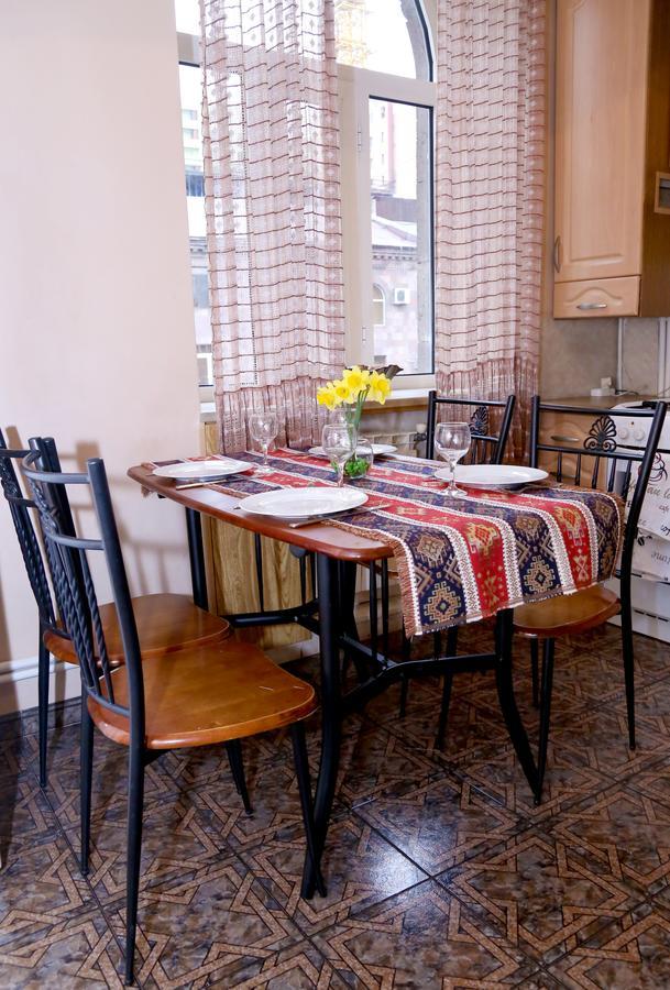 Apartment On 11 Amiryan Street Yerevan Ngoại thất bức ảnh