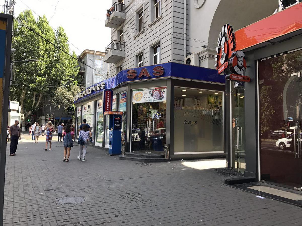 Apartment On 11 Amiryan Street Yerevan Ngoại thất bức ảnh